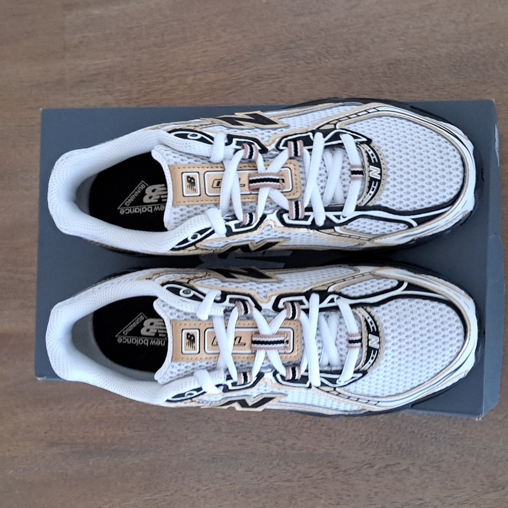 New Balance Kids' 740 Sneakers - Color: White/Gold/Black - Size: Kids 5.5 - Picture 2 of 9
